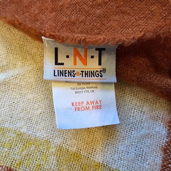 Linens N Things Throw Blanket Plaid Camp Stadium Fringe Picnic Parade Cabin - Picture 6 of 8